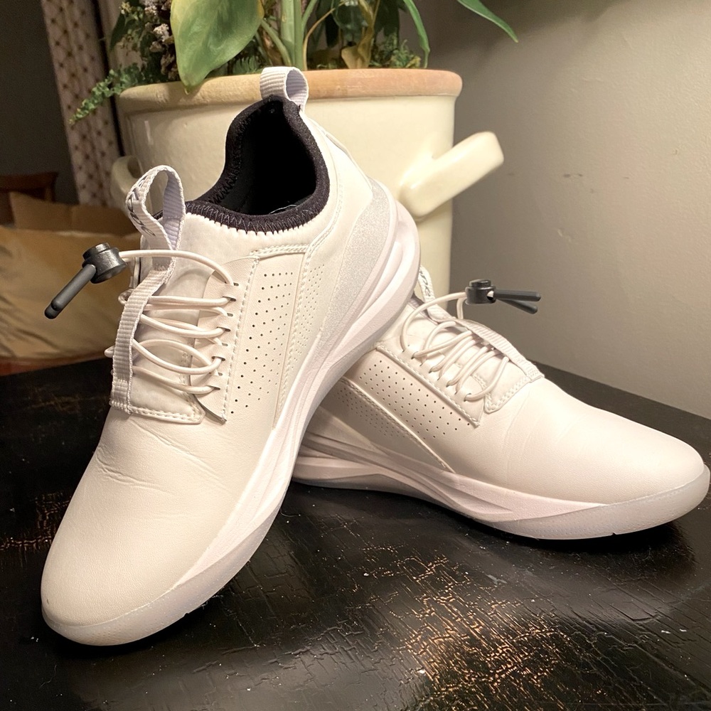 White Sneakers (never worn)